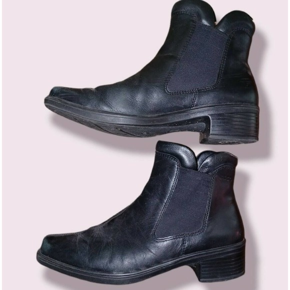 Ecco Black Leather Slip On Ankle Boots Womens Size 36 EUR Style 13613 [size 5.5] - Picture 2 of 3